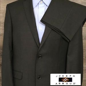 Joseph Abboud 100% Wool Brown 2 BTN Suit 42R 31X30